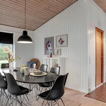Beautiful In With Kitchen *