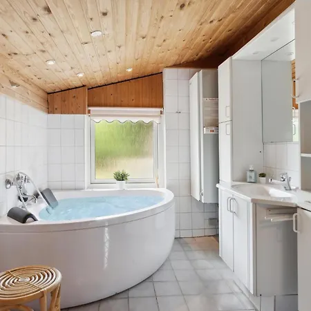 Beautiful In With Kitchen Hadsund